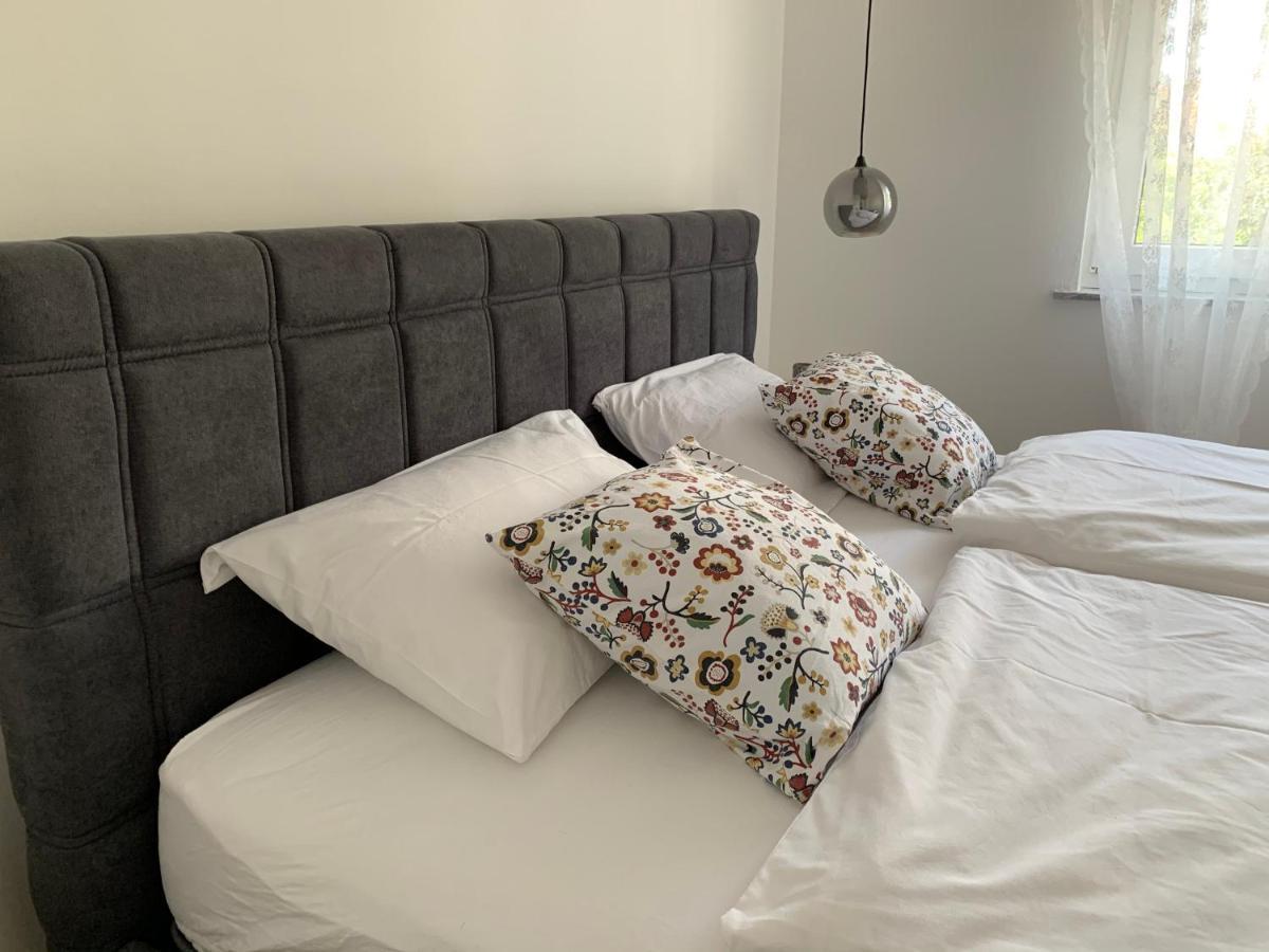 Apartments Luce Трогір Екстер'єр фото
