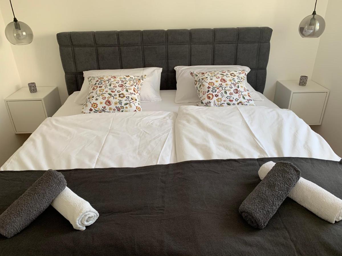 Apartments Luce Трогір Екстер'єр фото