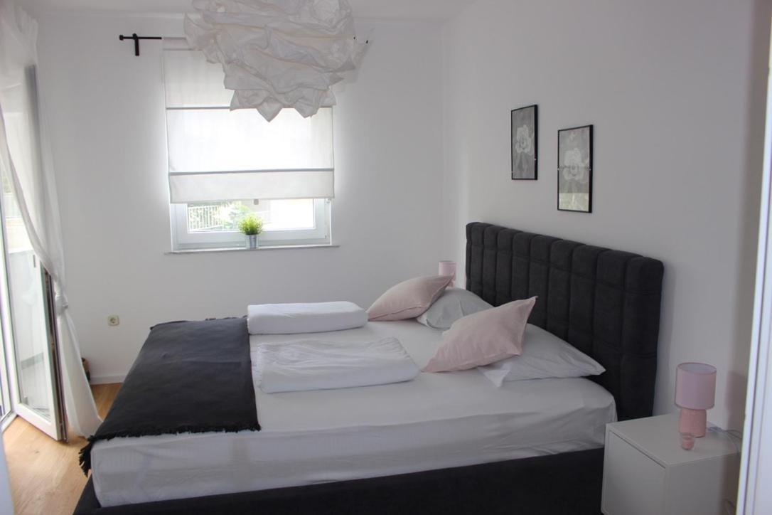 Apartments Luce Трогір Екстер'єр фото