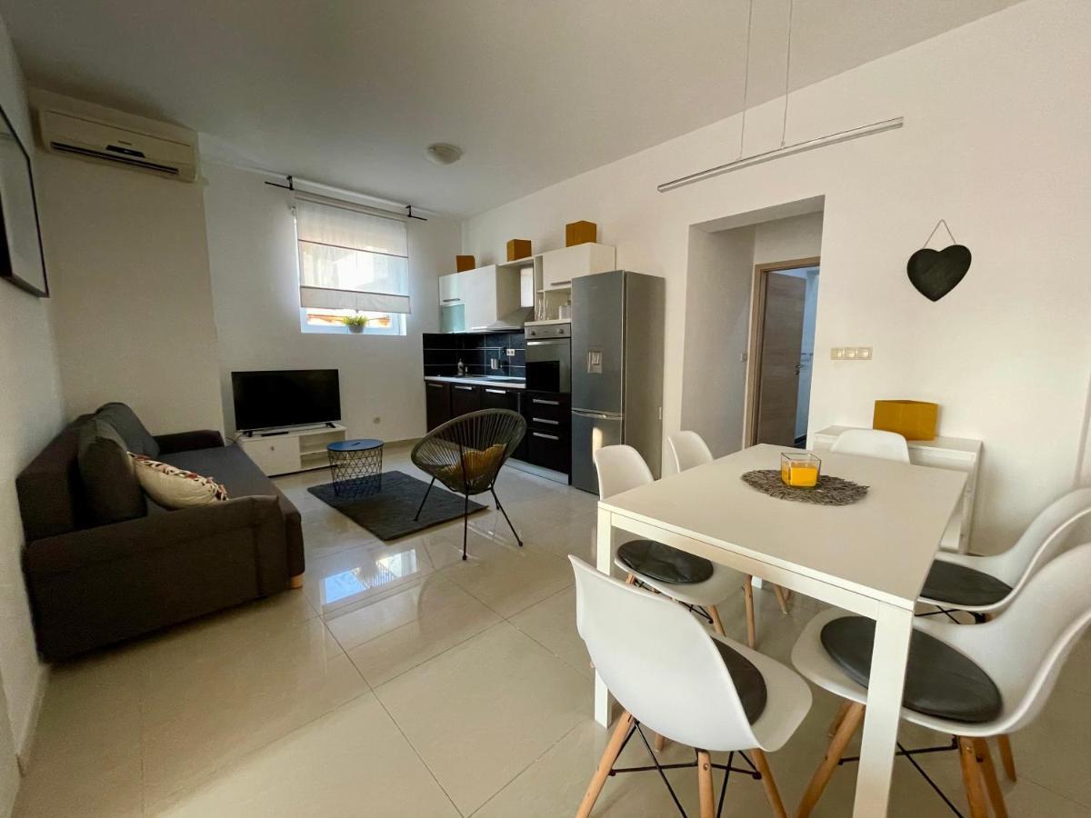 Apartments Luce Трогір Екстер'єр фото