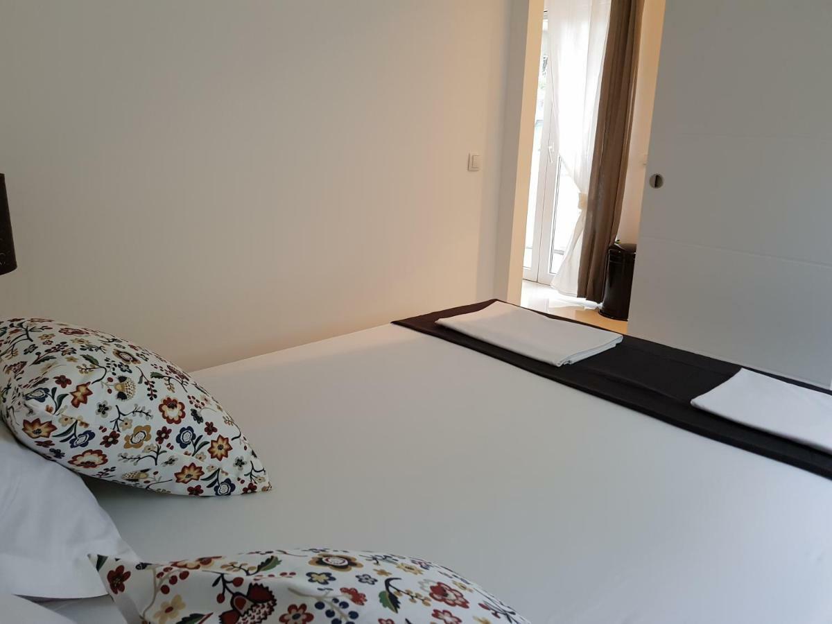 Apartments Luce Трогір Екстер'єр фото