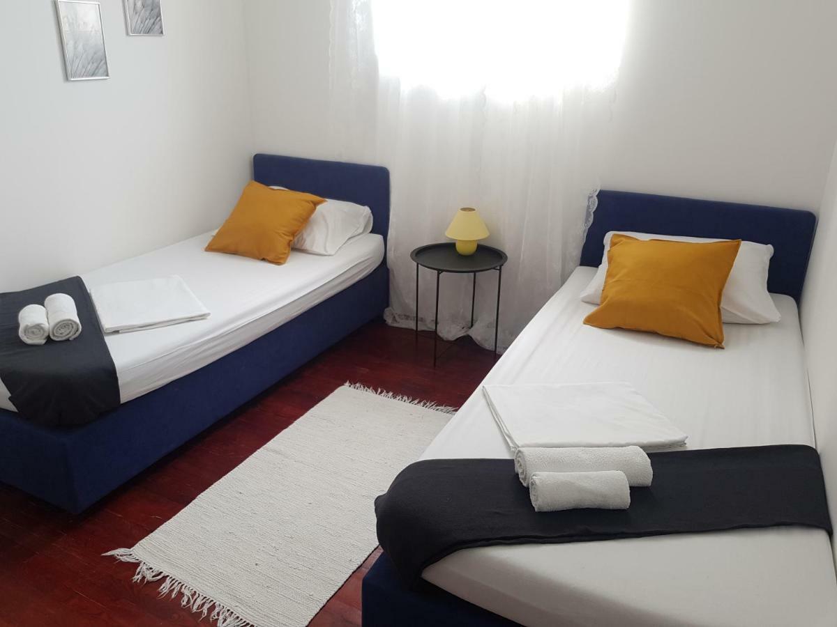 Apartments Luce Трогір Екстер'єр фото