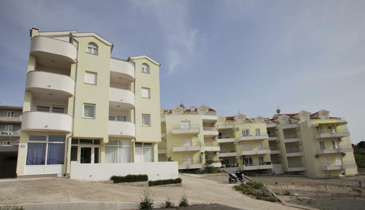 Apartments Luce Трогір Екстер'єр фото